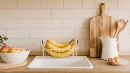 Ni frigo ni placard : cet endroit bien plus efficace conserve les bananes jaunes plus longtemps